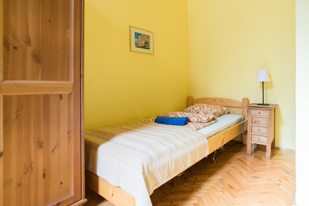 Downtown Oasis Hostel Budapest Bagian luar foto