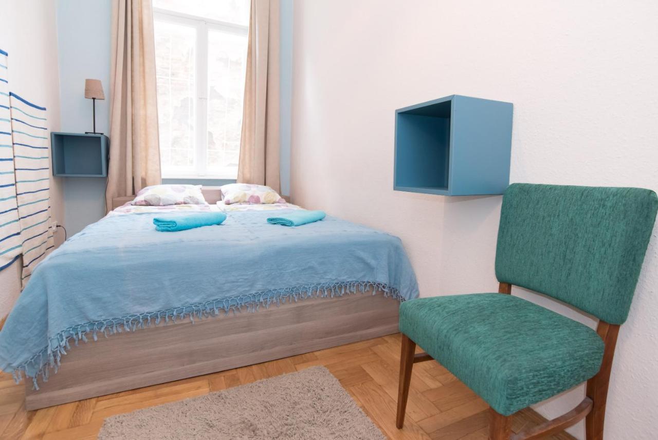 Downtown Oasis Hostel Budapest Bagian luar foto